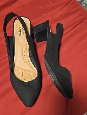 dexflex comfort Black Pointed Slingback Block Heels
